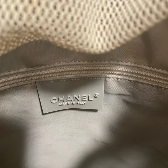 Chanel Gym Cloth Bag - Picture 5 of 11